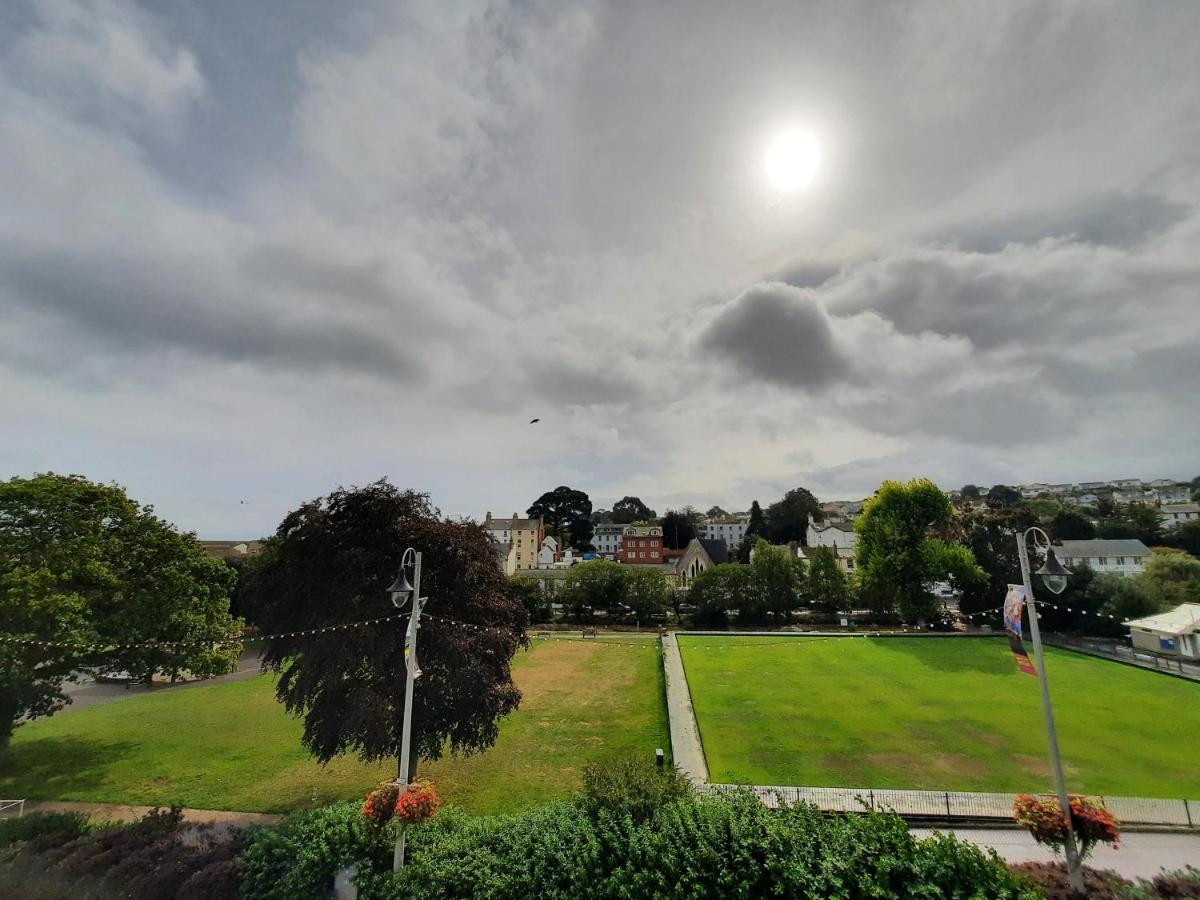 Dawlish Lawn View Apartment ภายนอก รูปภาพ
